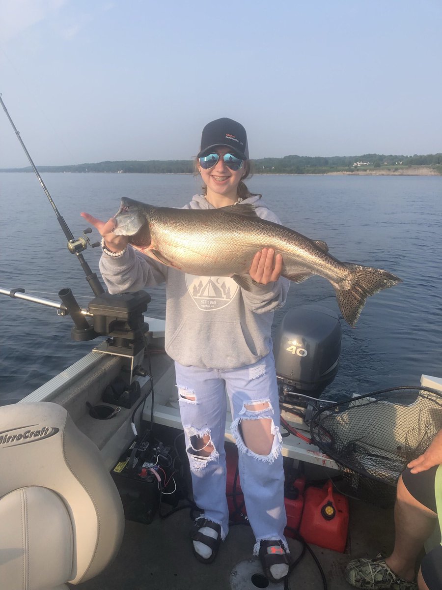LarryMillerMP's tweet photo. Our baby girl (Chesney) aka our oldest granddaughter has had a great year She caught her 1st salmon, she got her 1st deer last fall, she’s going to graduate from high school in June & today she turns 18 Happy birthday kiddo from Grammy & Grumpa xoxoxo @ForDarlin #keepinsmiling https://t.co/pi0HGDnO9q