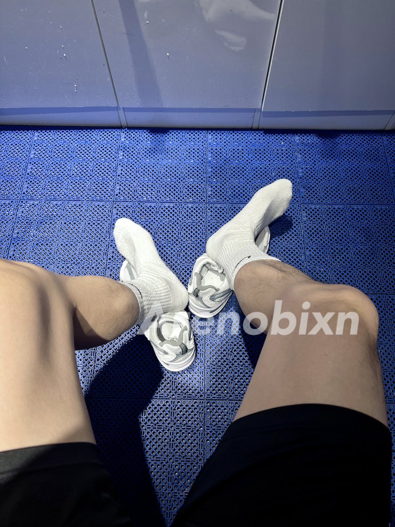 Arenobixn's tweet photo. After gym #白袜 https://t.co/1rQcMjq39k