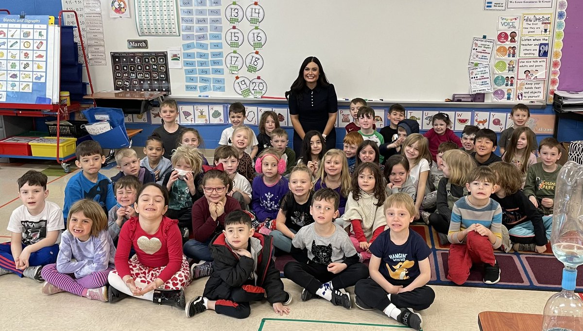 MrsTerwoord's tweet photo. @LkwdGrant kindergarten students had the best time learning all about weather from the best, @KellyDWeather! https://t.co/HoziwWXuYf