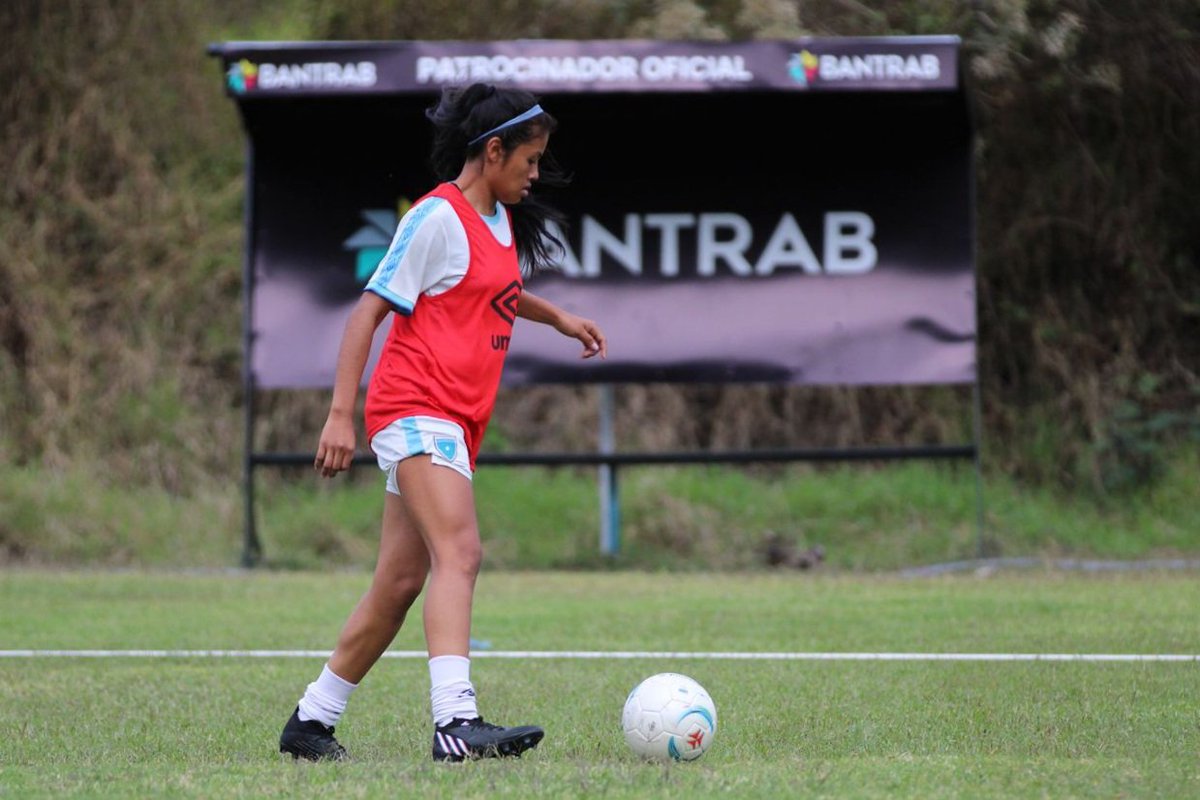 fedefut_oficial's tweet image. #SeleSub20Fem continúa su preparación con miras a su competencia oficial, bajo la dirección técnica de la Directora Técnica, Gloria Aguilar.

🇬🇹💙⚽️ #VamosGuate #Modos elección