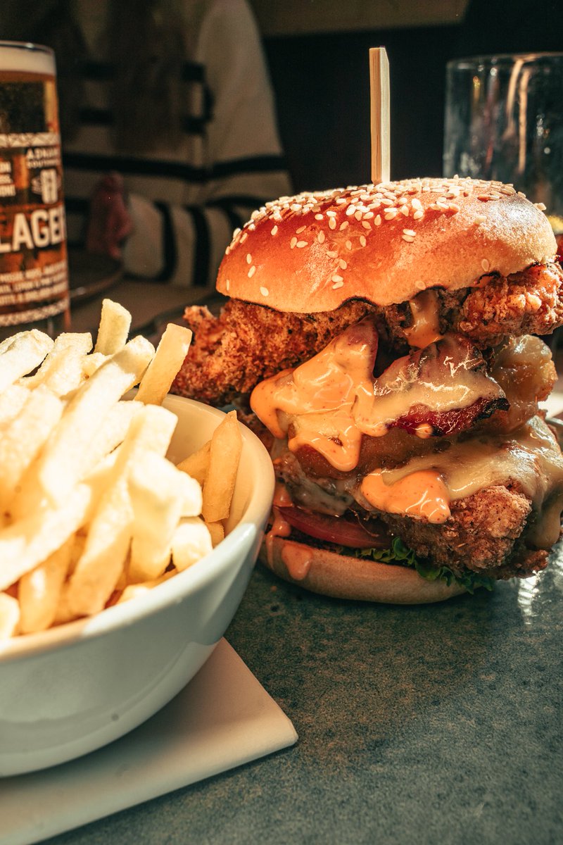 debeninns's tweet photo. Anyone fancy the #chickenstack burger at The Ship #levington #suffolk #riverorwell #ipswich #felixstowe @Adnams #naughtybutnice #gutbuster ship ๐ธ@CreativeCo https://t.co/1hM40fytK8