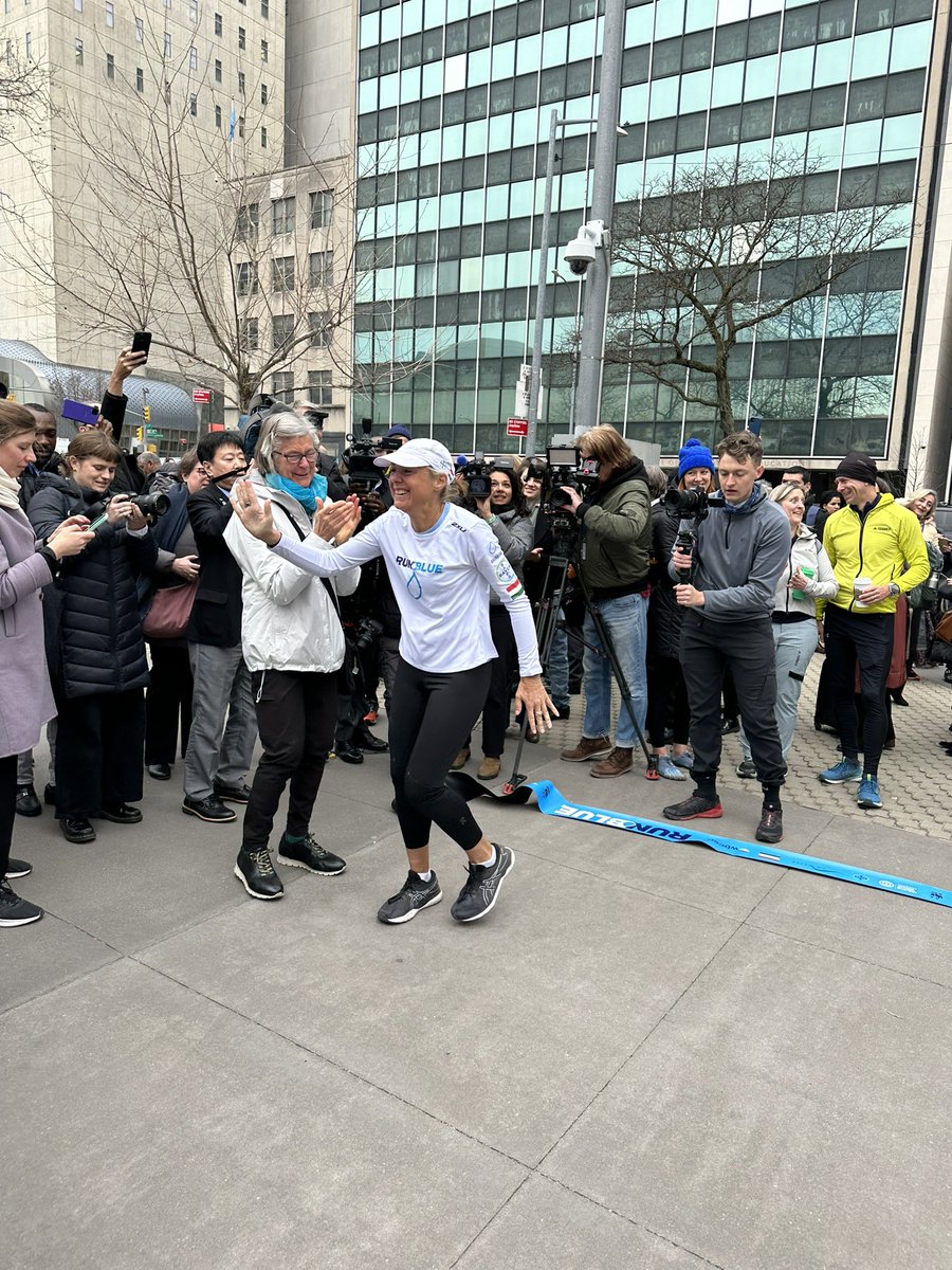 PajevicIvana's tweet image. Great that we had amazing @minaguli running 🏃‍♀️with us #PRunners 🇲🇪🇮🇸🇱🇮🇷🇴🇸🇬🇬🇧🇱🇻🇵🇱🇪🇨this morning and finishing her incredible 200th marathon in 365days to raise awareness of the world’s water crises!💧#WorldWaterRun #UNWater2023Conference #WaterAction