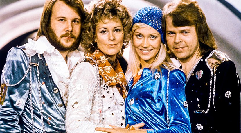 GyllKing's tweet photo. Boris & Carrie Johnson
ABBA Party 11 Downing Street
13 November 2020
Apparently protected by the Official Secrets Act. Sue Gray said she wasn't investigating because the Met were looking into it. The Met said they'd only investigate the party if Sue Gray recommended so doing. https://t.co/yOK2dK7Ul8