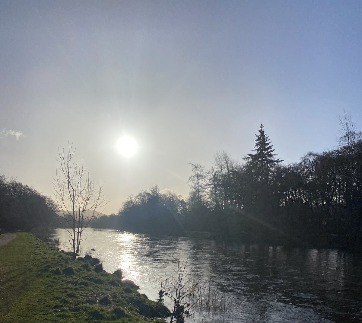 JudithDenwood's tweet photo. A beautiful morning here in Peebles #WednesdayMotivation #Scotland #runbeforework ❤️ https://t.co/1eNQb38WOp
