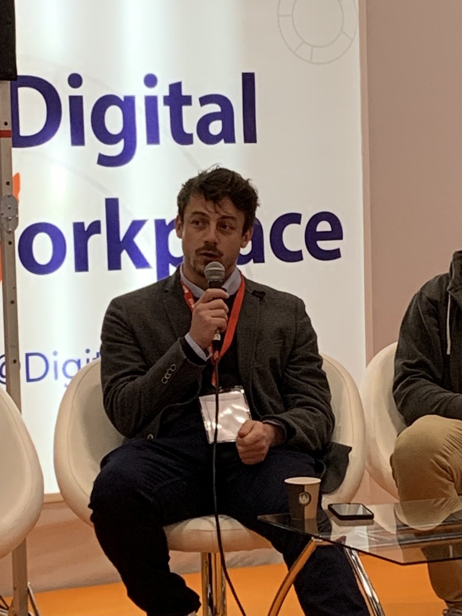 MMouttou's tweet photo. @DigitWorkplace @ASI_Groupe @ASI_Informatic @MOCA_Consulting Arthur insiste sur l’importance des managers à devenir des communicants https://t.co/loJ7P1pNY6