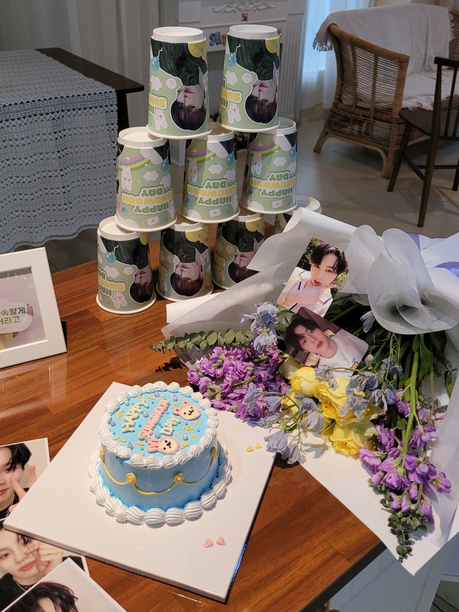 malang_cloud's tweet image. 하성운 생일 축하해💜💙💛
성운이랑 너무 잘 어울린 귀여운 카페😆

@940322sw
#하성운
#빛나는_우리성운이_생일축하해
#하성운사랑해