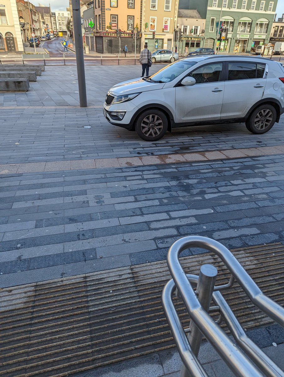 You Park Like A Gowl #YPLAG tweet media