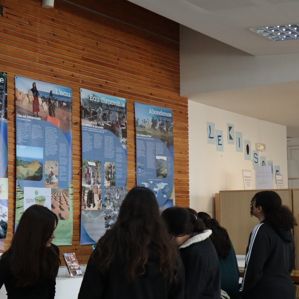 Lycée français Descartes AEFE Rabat tweet media