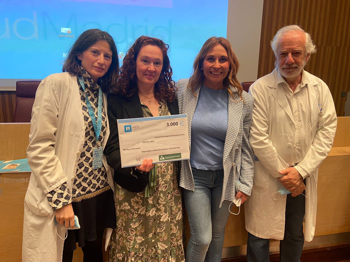 _AER_es's tweet photo. Bienvenida Primavera 🌼🌸🌺
Seguimos en AER apostando por la #investigacion para saber más del #retinoblastoma
Un nuevo cheque para @IdipazScience y su equipo @adeesclop @ELCOLLAZO @MinguiJordi https://t.co/3BVppZ5bMO