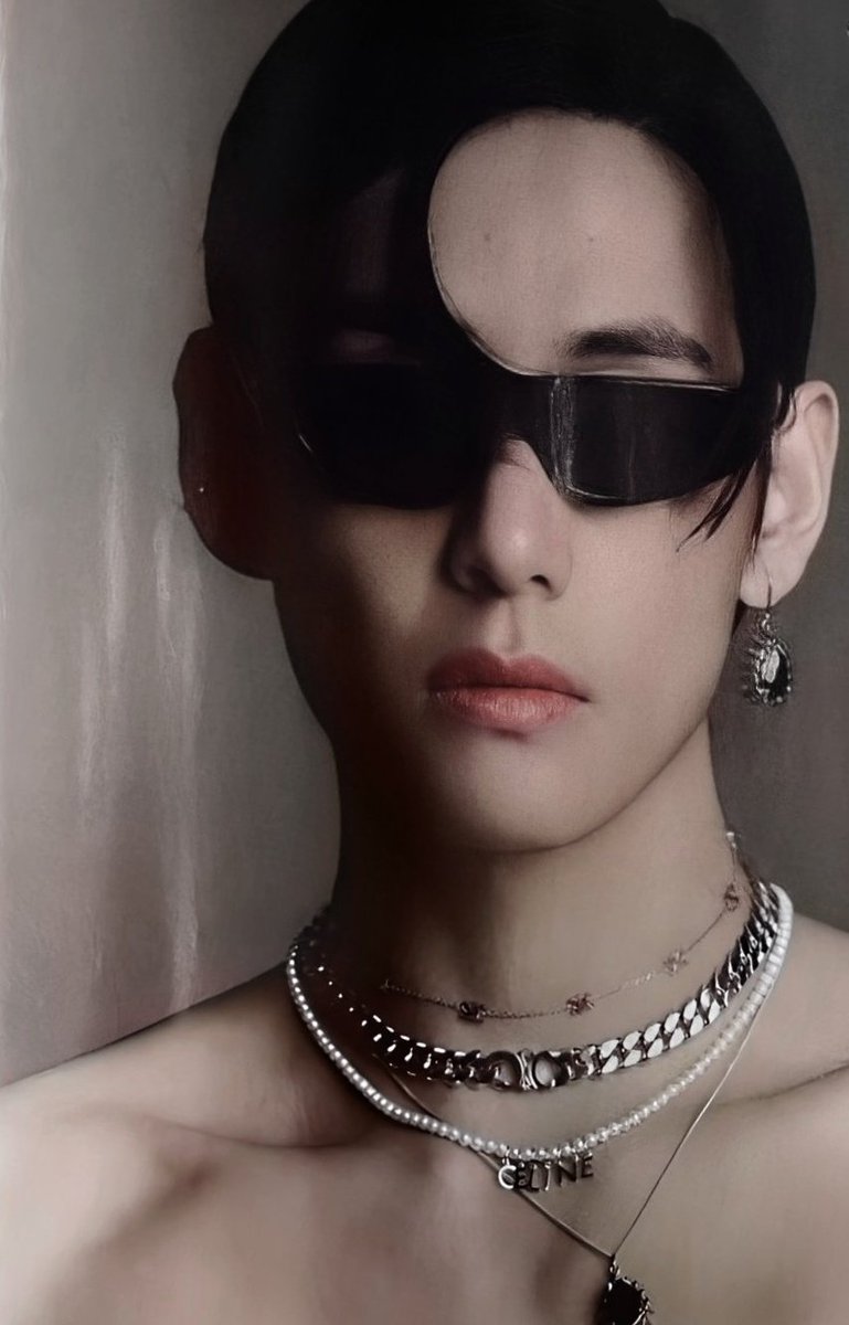 OT7_BIAS_'s tweet photo. I can't breathe "Kim Taehyung"😭🔥
#KimTaehyung https://t.co/riUJQdQDQd