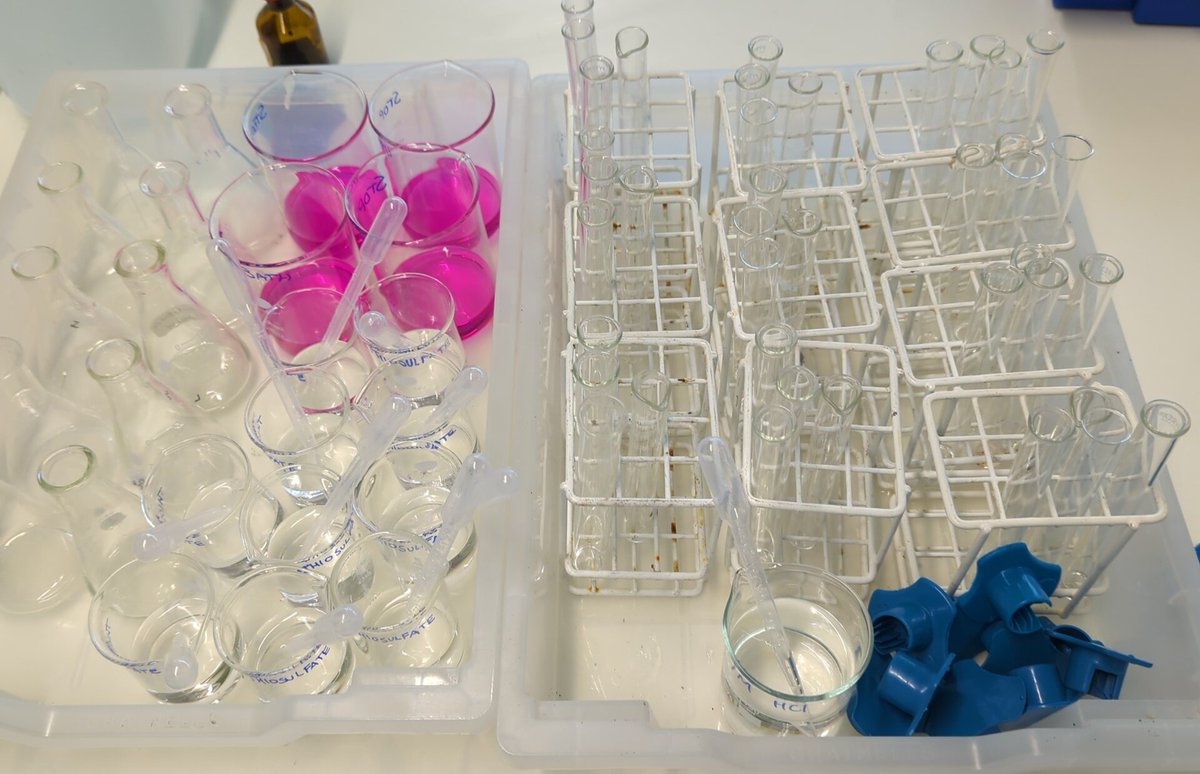macromolecool's tweet photo. And that's the microscale disappearing cross ready to go! @CLEAPSS https://t.co/vOQirF7LPj