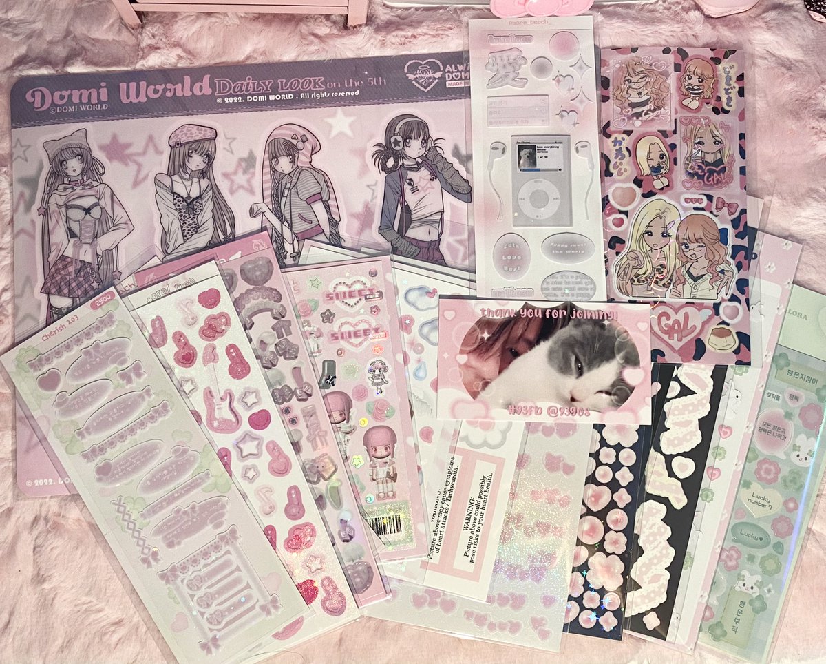 cha7in's tweet photo. everything arrived safely!! tysm for hosting the go 🎀 @93gos #93fb https://t.co/0we7n2CF5L