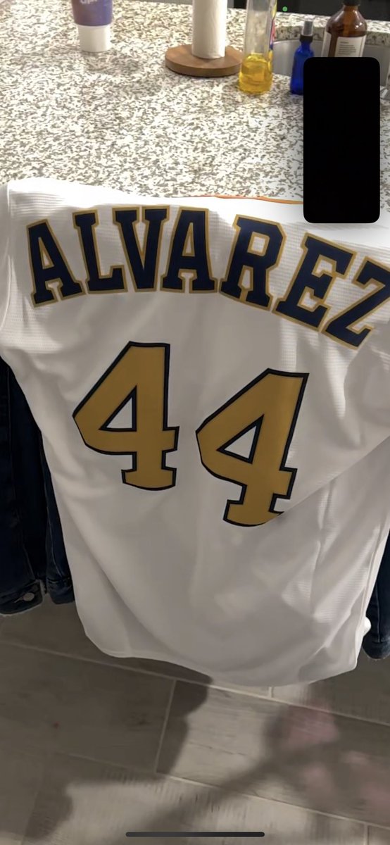 SNicole37's tweet photo. My sister really waited at the stadium for HOURS to get me a World Series jersey 🥲 https://t.co/AWGsD6aUUj