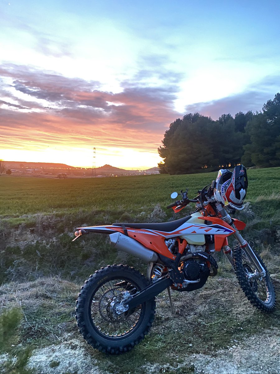 Karre29evo's tweet photo. 01322km 🫡✨🧡 https://t.co/0Aji8ZIknq