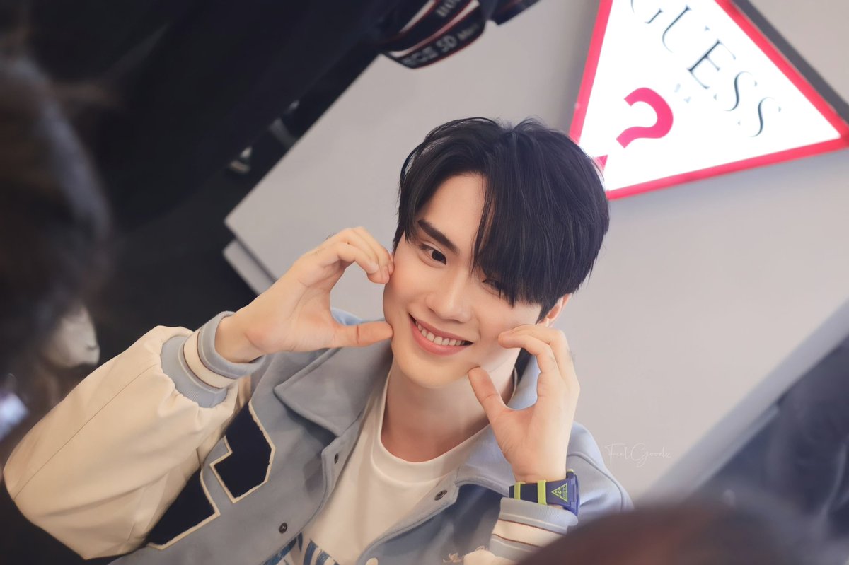 FeelGoodz_'s tweet photo. 22.03.23 | น่ารักเมี้ยว ๆ ง่ะ ☺️🤏🏻

#GuessxTEeThanapon 
#TEeThanapon https://t.co/6hUWqb68FQ
