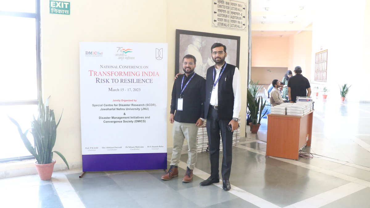 dprajan302JNU's tweet photo. With bigboss @AshishSinghJNU at National Conference TRANSFORMING INDIA RISK TO RESILIENCE on 15-17 March at JNU
#SCDR #scdr_jnu https://t.co/I39QmBUVm1