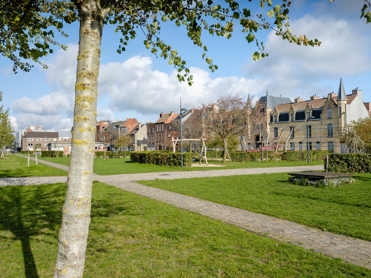 IMMO_CVH's tweet photo. Binnenkort in ons aanbod 🤩
TE KOOP - Instapklare woning in leuke buurt

Benieuwd? Contacteer nu reeds ons kantoor voor meer informatie: info@immo-cvh.be 

#ImmoCVH #Gent #Voorhavenpark #Immo #Vastgoed #House #ForSale #NewHome #RealEstate #HouseHunting #Realtor #Immobiliën https://t.co/UxSOExpgnL