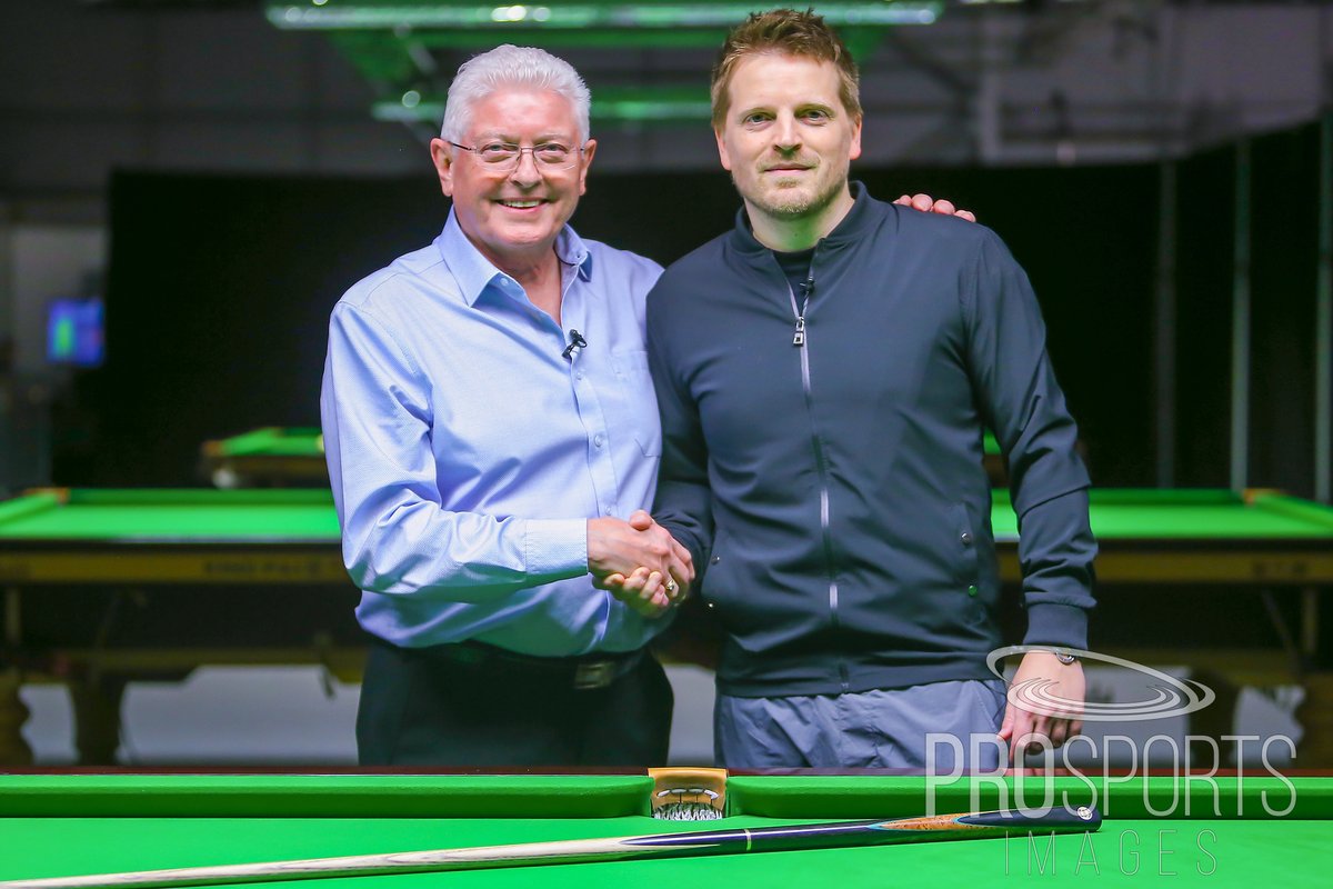 CollargeImages's tweet photo. Great to meet @ParrisCues & Chris Edwards from @KasabianHQ for the handover the commissioned cue he made for Chris at the #WSTClassic at the @LeicesterArena #WeAreWST #CueTheAction #WorldSnookerTour #WorldSnooker #Snooker #SnookerSnapper https://t.co/WMANi6NIhi