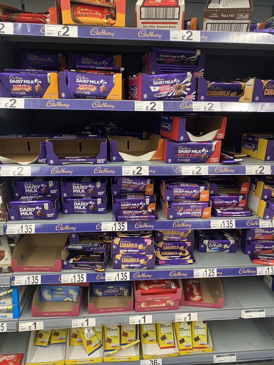 bluewaff's tweet photo. Well done @SmartiesUKI @greenandblacks @TonysChocoUK_IE @GalaxyChocolate for #plasticreduction and showing it can be done.shame @CadburyUK one of the biggest #plasticpolluters aren’t making inroads to #reduceplastic which is #climatechange https://t.co/jytS6DML9g