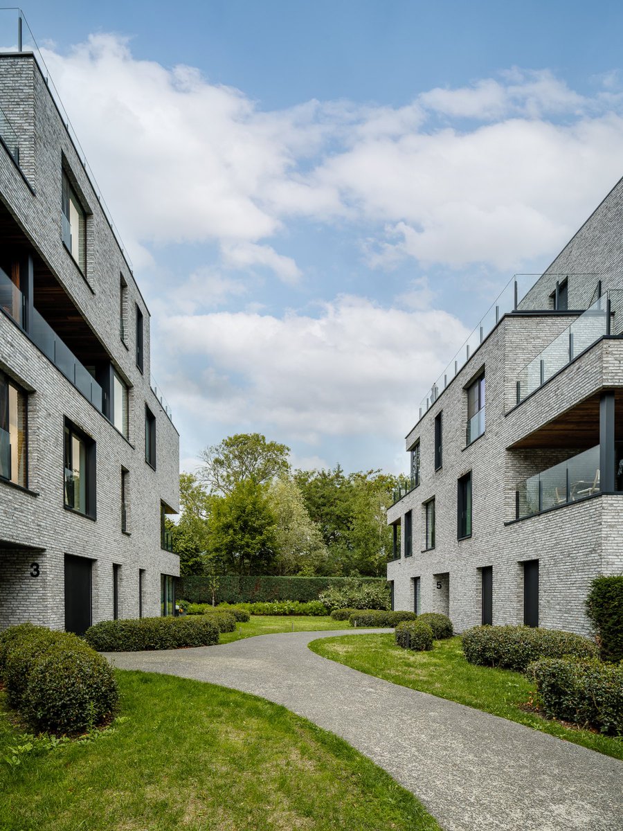 IMMO_CVH's tweet photo. VERKOCHT - Prachtig gelijkvloers appartement met tuin te #SintDenijsWestrem✍🏻🍾

Benieuwd naar onze persoonlijke en efficiënte aanpak?
Neem vandaag contact met ons op voor meer info of kom langs bij ons op kantoor ☕️ 

🖥 https://t.co/19ItRWpXMg

#ImmoCVH #Immo #Vastgoed #Sold https://t.co/JRl8gMQxtN