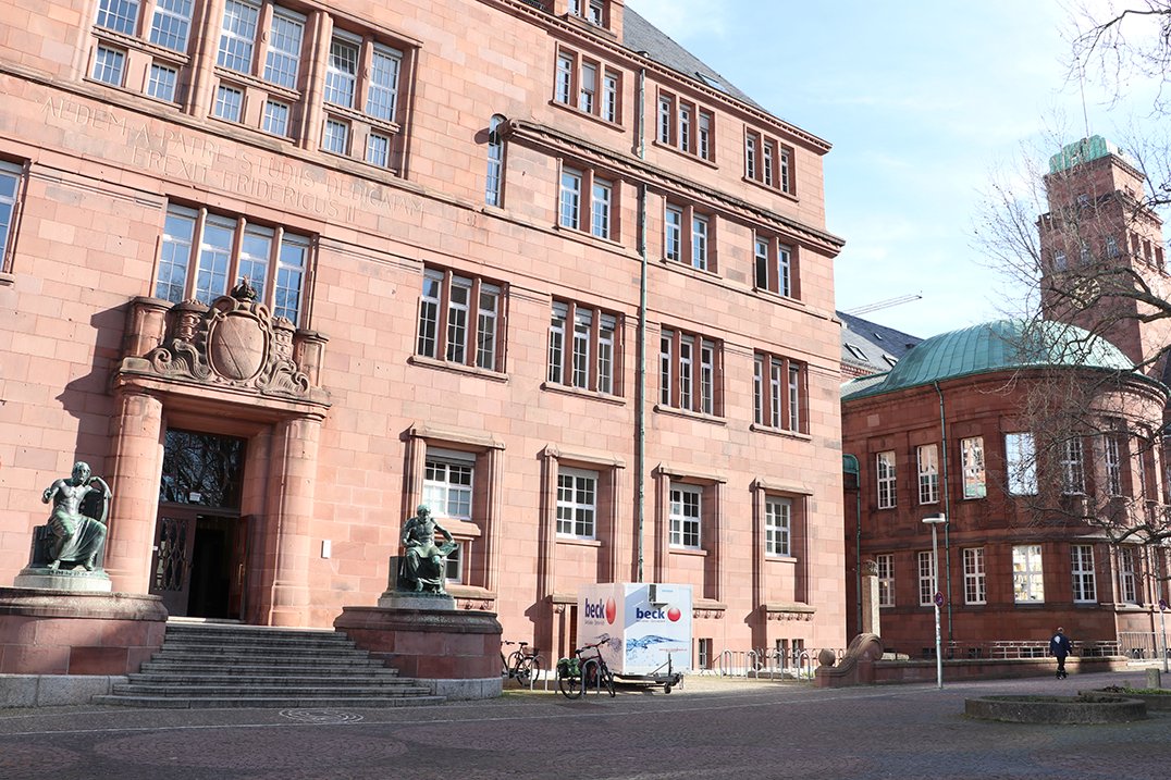 livMatS_UniFR's tweet image. The second day of #LMS2023 conference @UniFreiburg started off with beautiful spring weather and the Plenary Talk of Prof. Zoubeida Ounaies @zounaies of @penn_state &amp;amp; @LiMC2_PennState on #polymer-based responsive #materials.