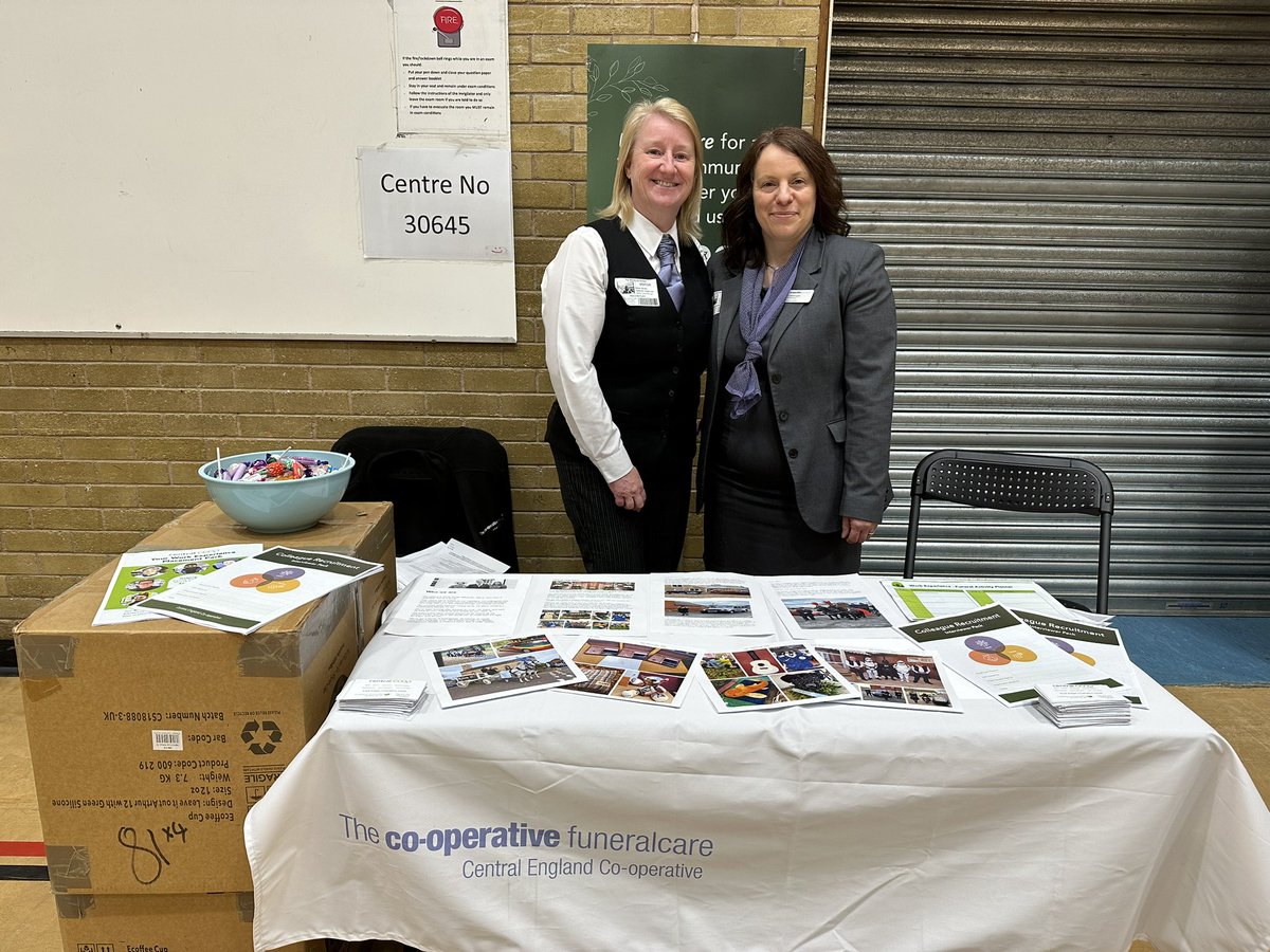 JCK3007's tweet photo. Today we’re here at Wilnecote School Careers fair with Debbie and Lucy from our @mycooplife Wilnecote Funeral home promoting jobs, apprenticeships, and work experience within funeral and the wider business of @mycoopfood #LetsCooperate https://t.co/1lgMIgC2Uo