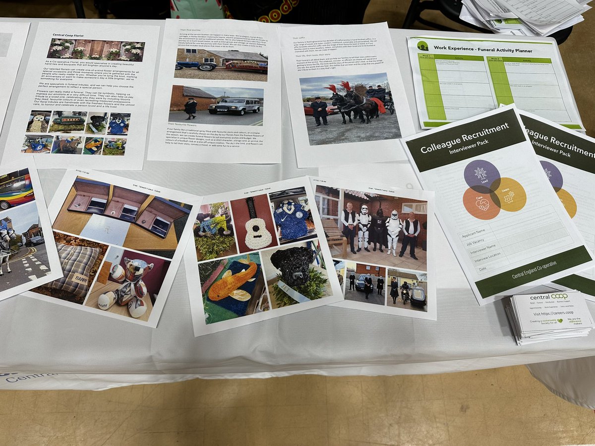 JCK3007's tweet photo. Today we’re here at Wilnecote School Careers fair with Debbie and Lucy from our @mycooplife Wilnecote Funeral home promoting jobs, apprenticeships, and work experience within funeral and the wider business of @mycoopfood #LetsCooperate https://t.co/1lgMIgC2Uo