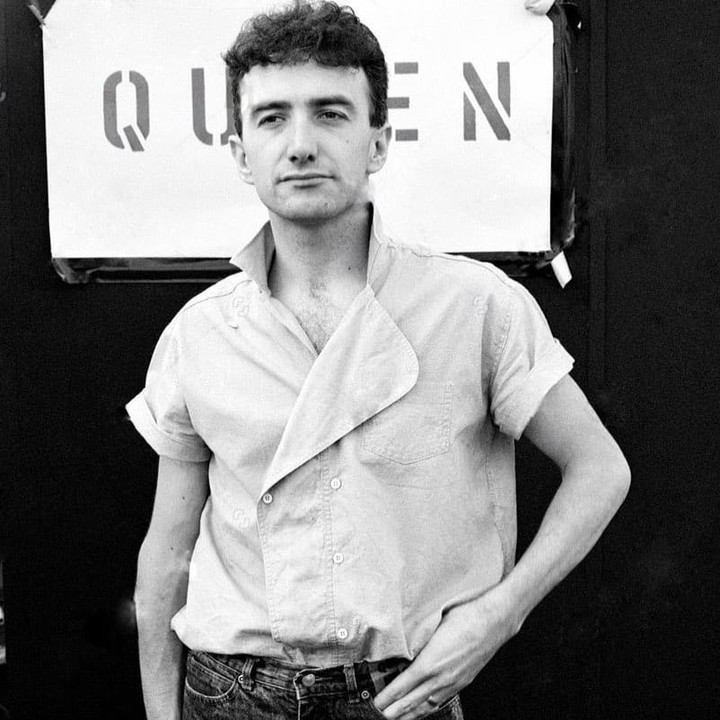 Deaky antes del show de Queen en el National Bowl en Milton Keynes, el 5 de junio de 1982.

#johndeacon #deaky #queen #queenband #queenmusic #hotspacetour #miltonkeynes #nationalbowl