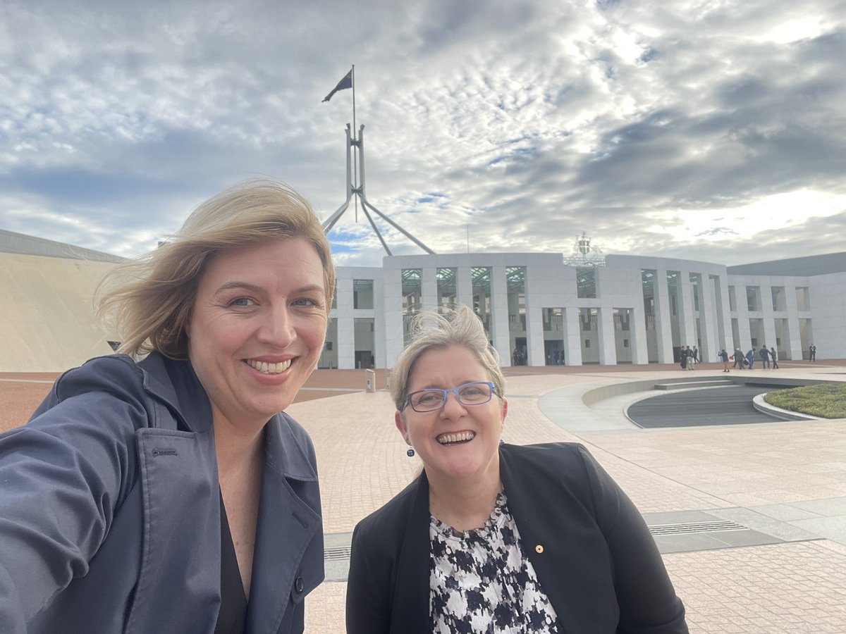 A thrill to be here at #ScienceMeetsParliament with old and new colleagues and friends!Representing #ElevateSTEM with @MVEG001