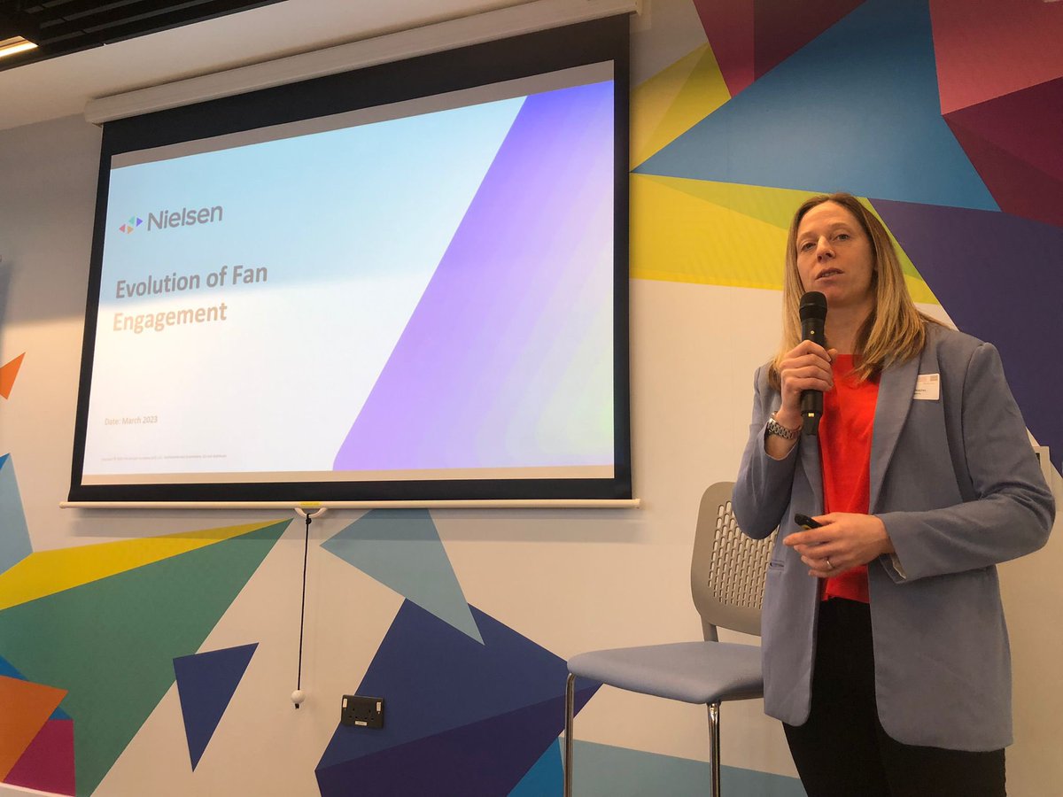 EuropSponsAssoc's tweet photo. Razor-sharp insights from @nielsensports on the evolution of fan engagement in a #sponsorship context
#ESAevents #ESAbreakfast https://t.co/COOer4ZbME