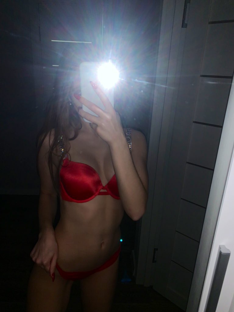 dremma_w's tweet photo. can i dm you? https://t.co/toP8it69TF