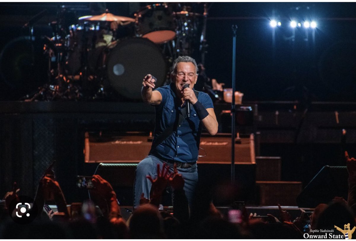 Dyertalk's tweet photo. ONE. MORE. SLEEP!!!! #Springsteen #estreetband #BossinBuffalo https://t.co/eB5NAwJMoG