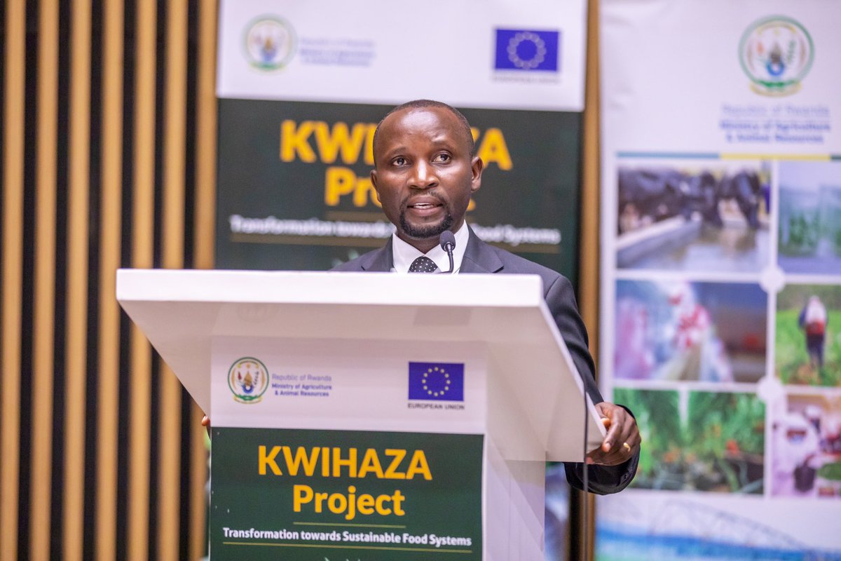 RwandaAgri's tweet photo. Today, Hon. Minister @Ilde_Musafiri officiated the launch of ‘KWIHAZA’ project, a 4-year programme (2023-2026) that will develop the value chains in aquaculture, fishery, and horticulture sectors in Rwanda. https://t.co/Zy55oHku4H