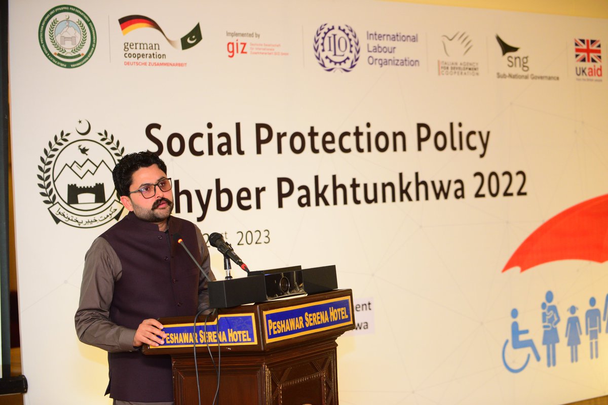 SustainableUnit's tweet photo. The Government of Khyber Pakhtunkhwa unveiled its first ever Social Protection Policy under the chairmanship of DG SDU P&amp;D KP "Adil Saeed Safi" at the dissemination event organized here in Serena hotel Peshawar, on Tuesday 21-03-2023. https://t.co/IYUHviFgs0