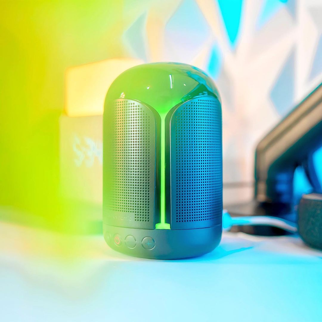 Soundynamic1's tweet photo. This is the Soundynamic soundbox, a very powerful soundbox, able to connect via bluetooth and P2 connector and best of all... Very RGB 😍 https://t.co/Z8GPsZd7LQ