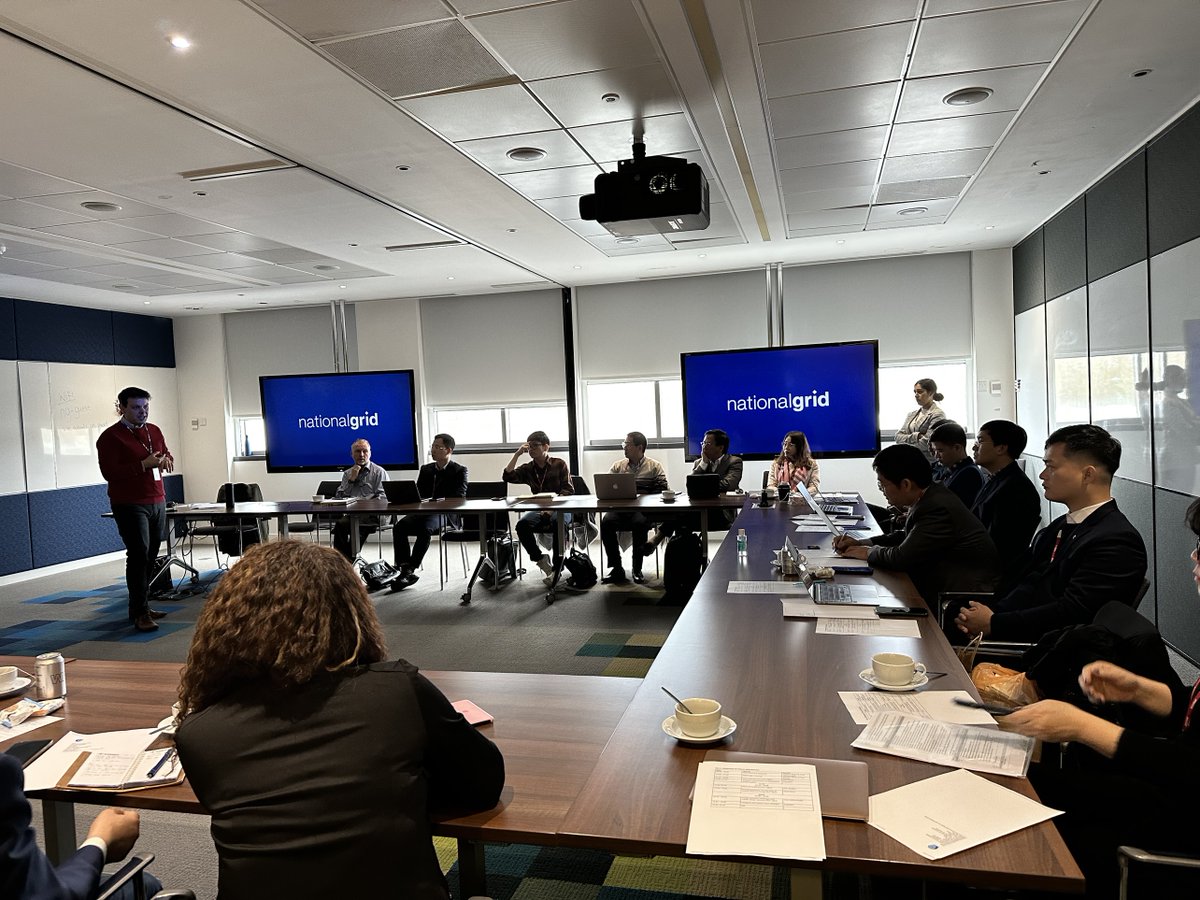 Last week, a delegation from Electricity🇻🇳 &amp; its subsidiaries visited the 🇬🇧 to learn from stakeholders incl <a href="/nationalgriduk/">National Grid UK</a>, <a href="/GreatYarmouth/">Great Yarmouth</a>, &amp; discuss opps for future p'ship.

The 🇬🇧 remains committed to offering support to maximise 🇻🇳's immense potential in #renewableenergy.