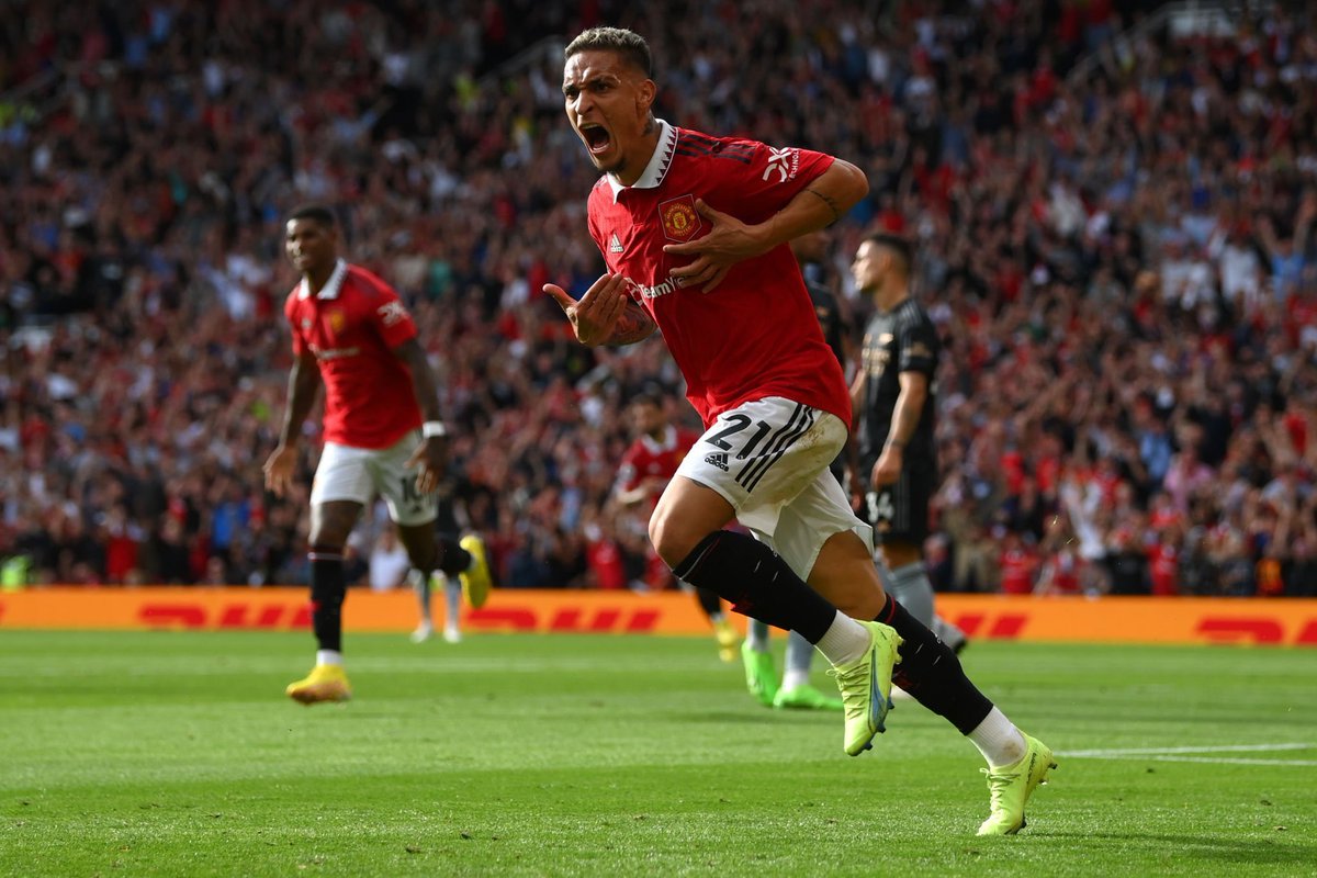UtdPlug's tweet photo. 🚨🇧🇷 Antony: "My best performance in the Premier League? I think it's my first game. It was like living a dream. My debut in Manchester, at Old Trafford, in a game against Arsenal and scoring a goal. You can't not dream better." #MUFC ✅ https://t.co/2HNDOzqzuy