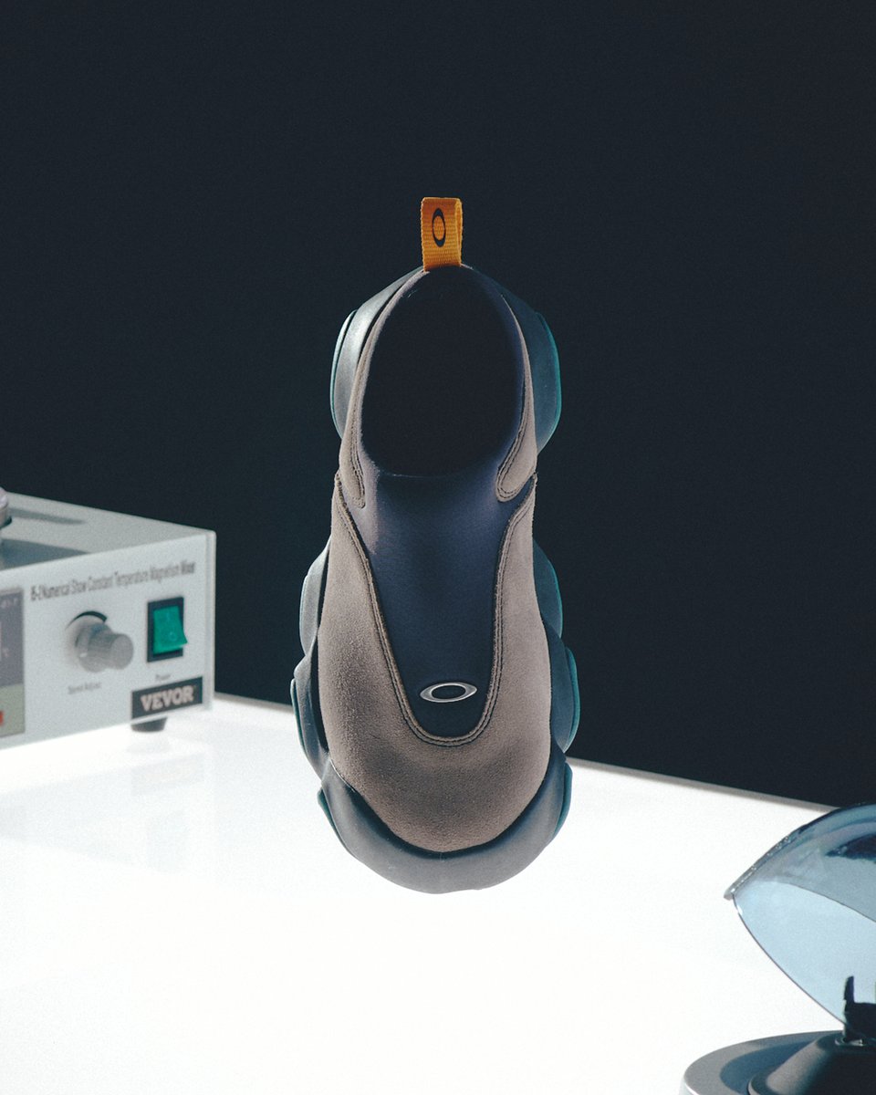 Footpatrol_ldn's tweet photo. Conceptualized + Designed by Brain Dead, the Oakley Factory Team are back with another offering of their early '00 Flesh silhouette.
Shop this now online at Footpatrol here: https://t.co/yhsq02YQ3F
#Footpatrol #TEAMFP #Oakley #BrainDead #FactoryTeamProject https://t.co/7SqkbWo5kr