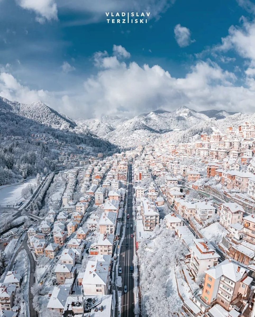 BEAUTIFULBALKA's tweet photo. #Bulgaria 🇧🇬🇧🇬
Location📍Smolyan
Follow us➡️ @BEAUTIFULBALKA 
#BeautifulBalkans #BeautifulBulgaria
.
.
.
#VisitBulgaria #DiscoverBulgaria #TravelBulgaria #ExploreBulgaria #VisitBalkans #TravelBalkans #Travel #DiscoverBalkans #ExploreBalkans https://t.co/XecXCbmyy3