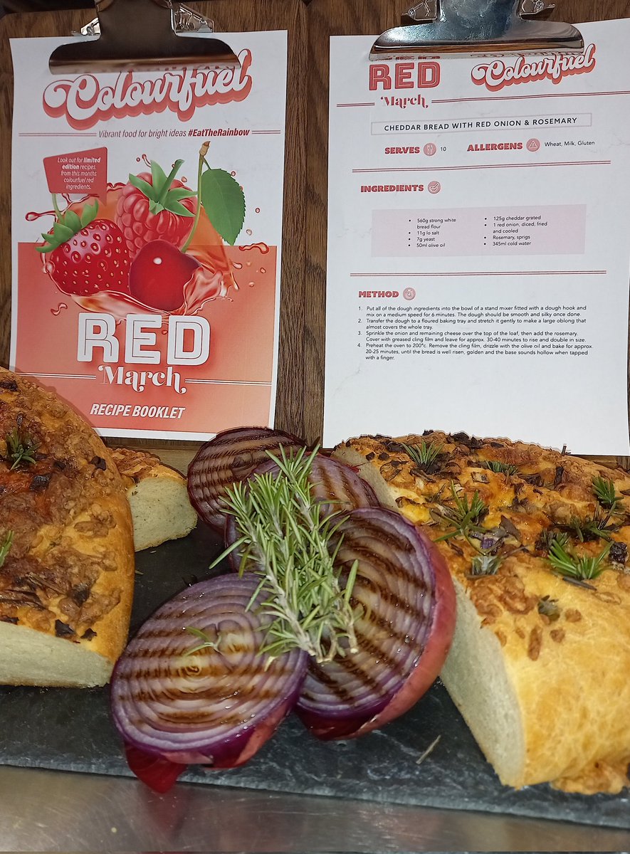 ChefLee87's tweet photo. Bread of the day -  Cheddar and Red onion bread https://t.co/hozVuQLdR0
