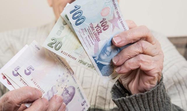 finansingundemi's tweet photo. 5 yılda emekli ikramiyesi ne kadar arttı? #bayram #ikramiye #emekli #emekliikramiyesi #diskar #eyt - https://t.co/jUBAQkqyoV https://t.co/SbNyJot81T