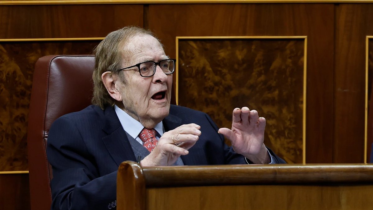 Encuestando's tweet photo. 📊 ¿Está Ramón Tamames preparado para dirigir un país?

🔄 SÍ
❤️ NO https://t.co/e6xvuDdGGJ