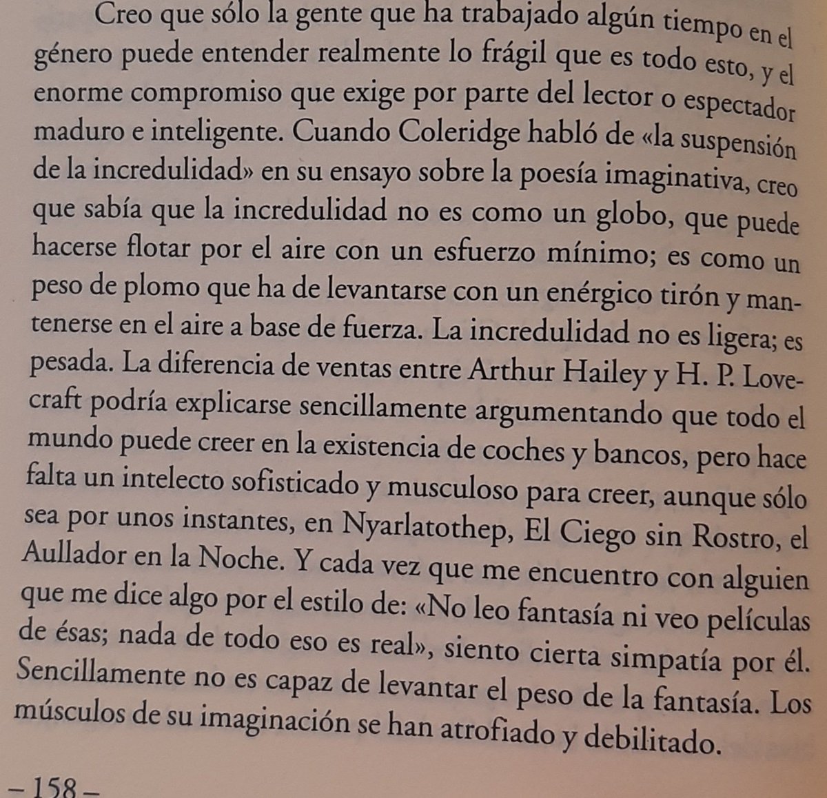 Como fan del terror, la fantasía y lo fantastique en todas sus facetas, no pude más que levantarme a aplaudir en el salón de mi casa tras leer este párrafo del "Danza macabra" de Stephen King. 💖💀
