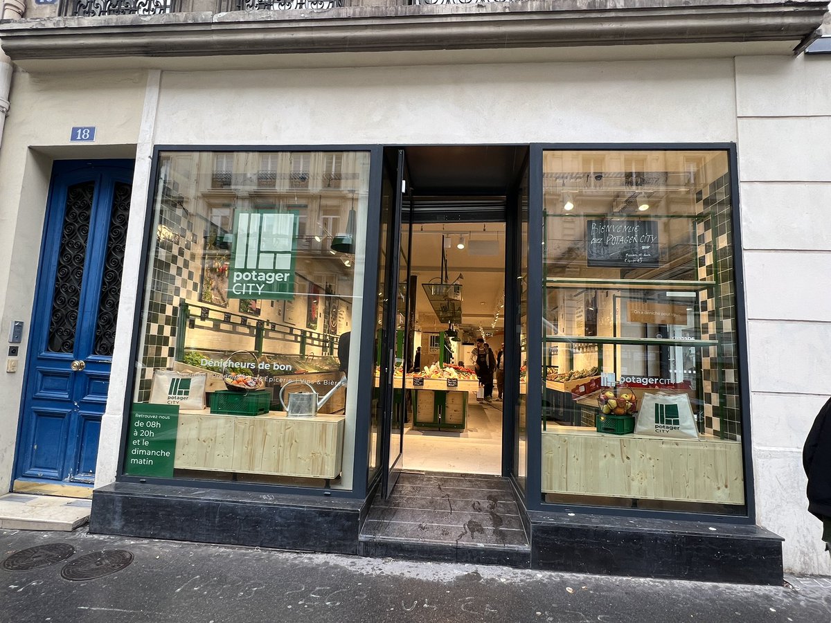 Dauvers70's tweet photo. Ouverture ce matin du 3e Potager City (@CarrefourFrance) à Paris-Réaumur. La visite >> https://t.co/w2V26lmdjw