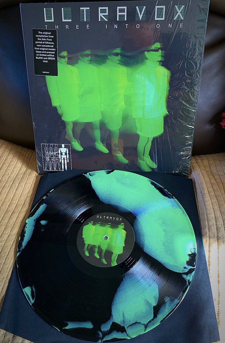andylancelot's tweet image. Someone’s spilled paint on my #JohnFoxx #Ultravox
#ThreeIntoOne album! Fumin’- still plays though 👍