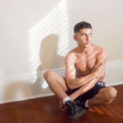 Watch Online Lover's leaked NSFW photo on TwXstars