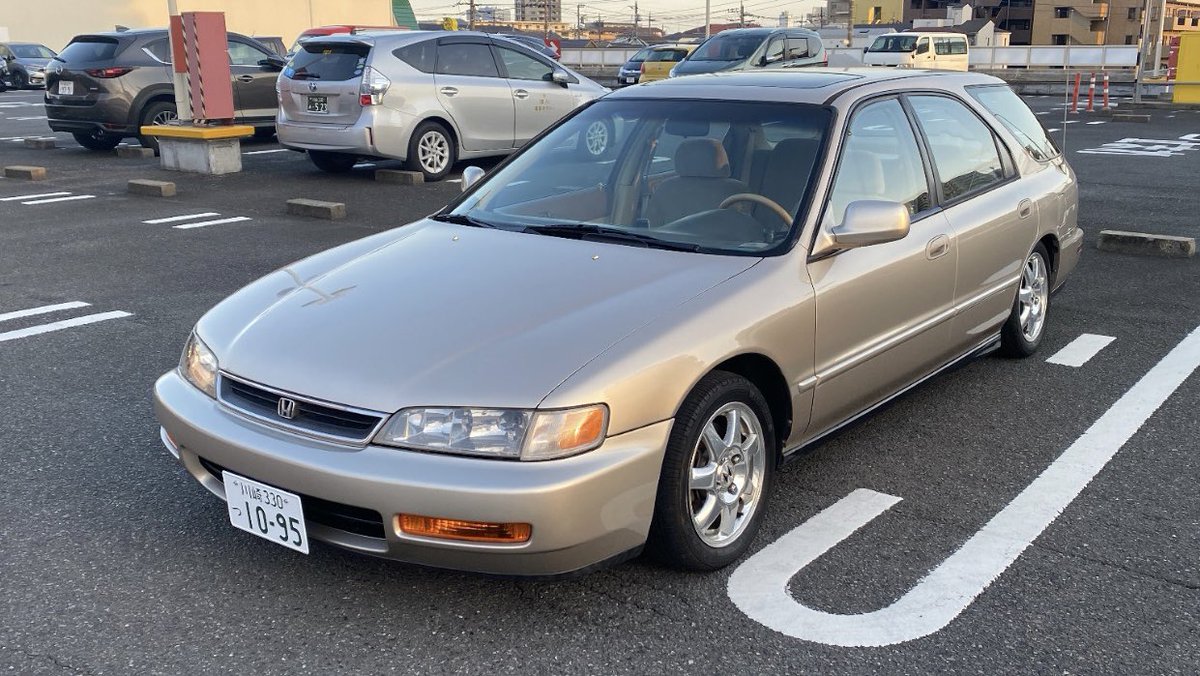 tanhei_cv's tweet photo. アコードワゴンce1
左ハンドル サンルーフ付き ベージュ内装納車しました！！🙋‍♂️ https://t.co/aJId83rzV5