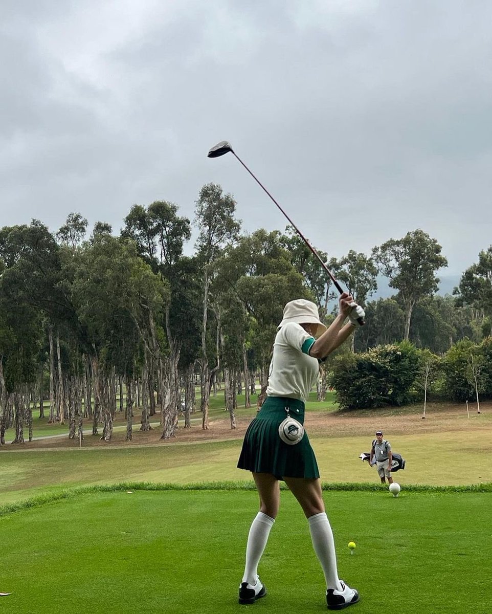Hyoyeon_SNS's tweet photo. [INSTAGRAM] hyoyeon_x_x: had a good time😉

#WorldCityChampionship #WCC #HKGC #Golf #HongKongGolf #HongKongSports #FanlingGolfCourse
#國際都會高爾夫球錦標賽 #香港哥爾夫球會 #高爾夫球 #香港高爾夫球 #香港運動

https://t.co/h1UUXNItJW…
#Hyoyeon #HYO #효연
[230322 - 19:13 KST] https://t.co/quS8Z2yz3J