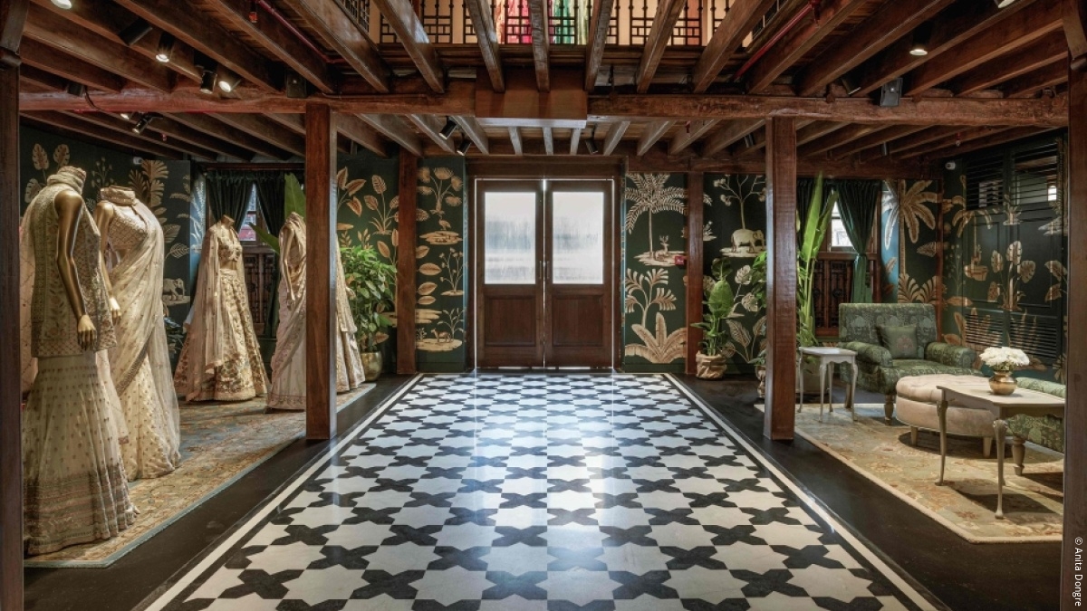 EuroShop (@euroshop) on Twitter photo 👗👠The fashion designer <a href="/anitadongre/">Anita Dongre</a> has opened a new #FlagshipStore in #Mumbai. The store became a love letter to craft, an embrace of a bygone era, and a celebration of old meeting new.
➡️ Take a look: sohub.io/niep
#RetailDesign #InteriorDesign #StoreDesign 👗👠The fashion designer <a href="/anitadongre/">Anita Dongre</a> has opened a new #FlagshipStore in #Mumbai. The store became a love letter to craft, an embrace of a bygone era, and a celebration of old meeting new.
➡️ Take a look: sohub.io/niep
#RetailDesign #InteriorDesign #StoreDesign