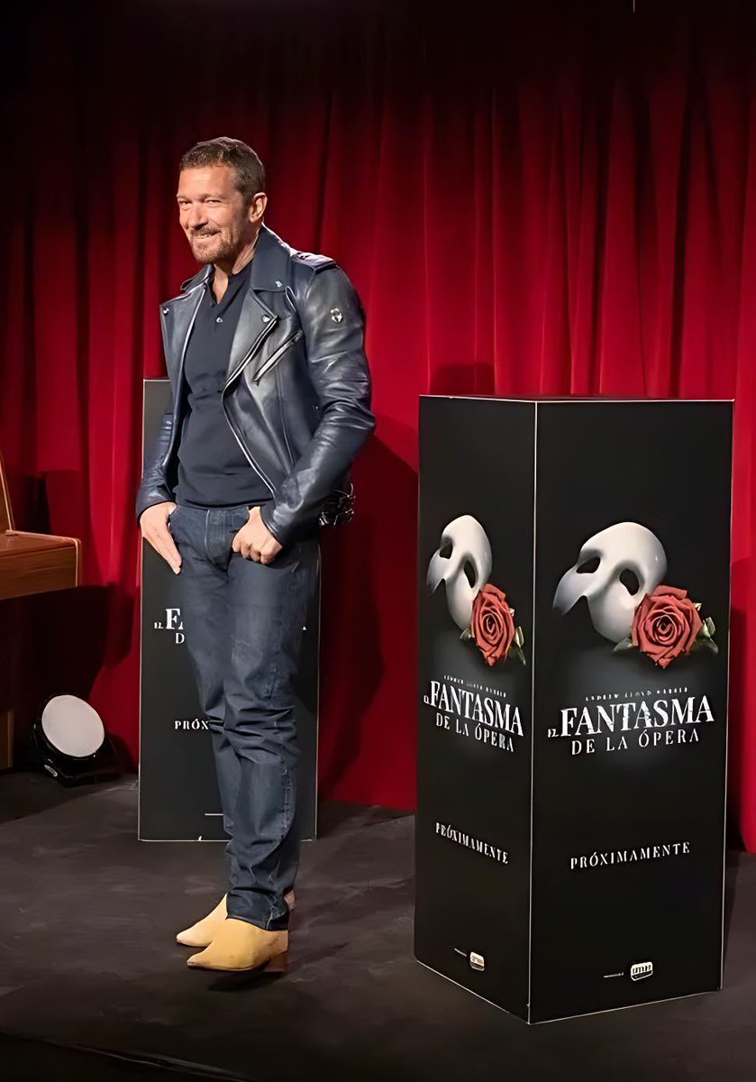 antoniobanderas's tweet photo. Ayer en las audiciones de #ElFantasmadelaÓpera en #Madrid, donde buscamos el elenco perfecto

Desde #APS, estamos especialmente ilusionados, tanto @OfficialALW como yo, por esta nueva producción junto a Letsgo Entertainment y que pronto estrenaremos en España.
Os iré contando… https://t.co/OkkLMneUpA